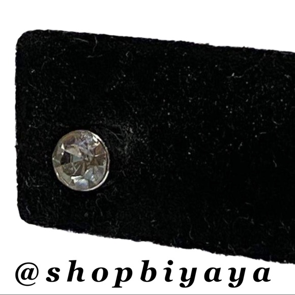 So Silver Tone Simple Minimalist Stud Earrings Set - Picture 10 of 13